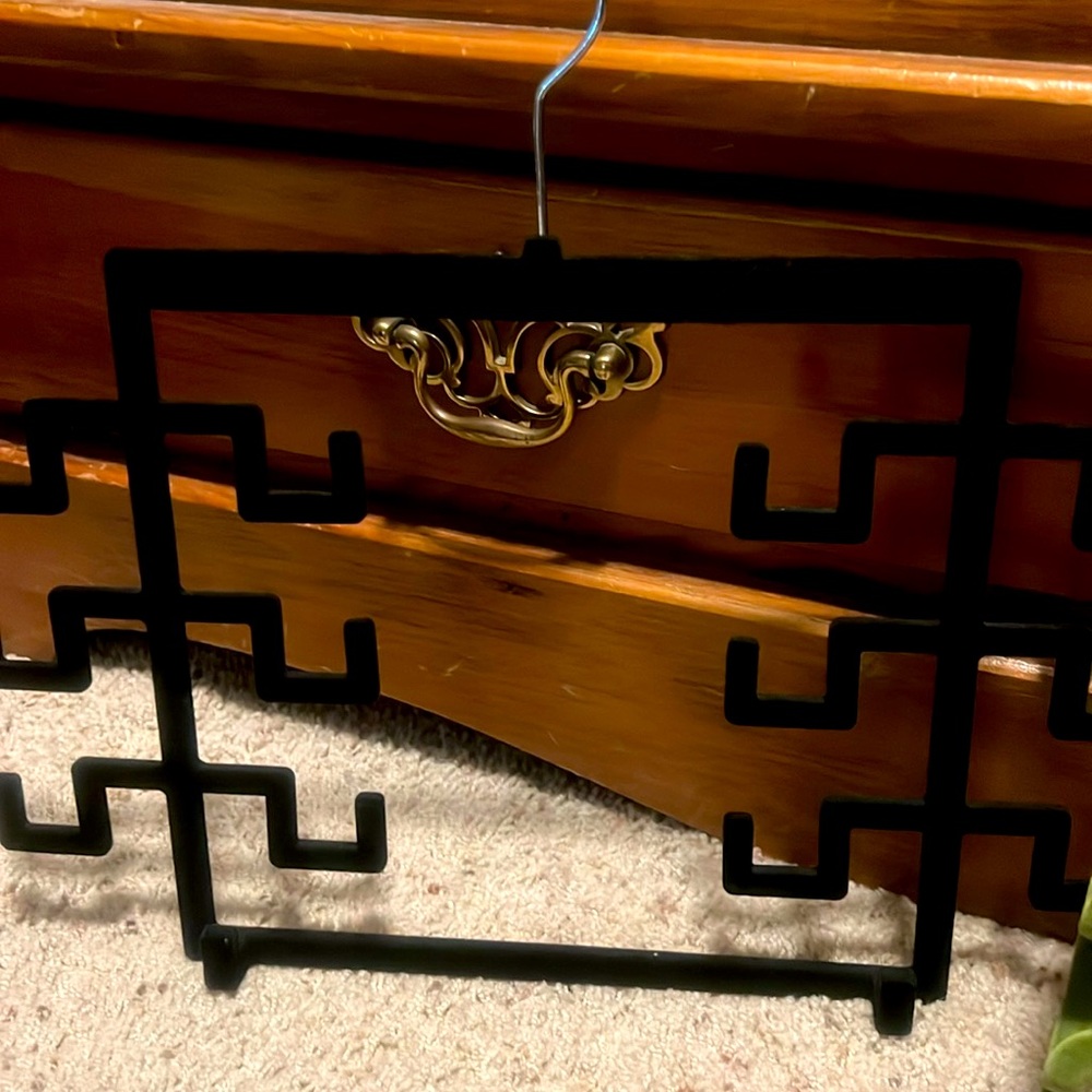 Green and black velvet Multi-Tier Hangers (3) - Picture 2 of 6